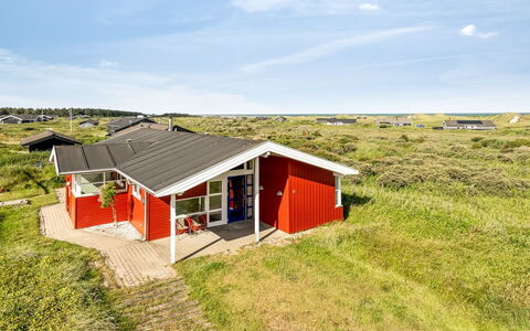 Jolanta - 250M from the Sea: Zwembad, Buitenmeubels, Meubilair, Toevlucht, Flagstone, Eco Hotel, Schaduw, Stoel, Vrije Tijd, Landgoed