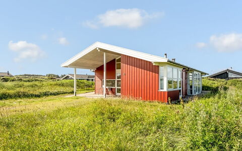 Jolanta - 250M from the Sea: Zwembad, Buitenmeubels, Meubilair, Toevlucht, Flagstone, Eco Hotel, Schaduw, Stoel, Vrije Tijd, Landgoed