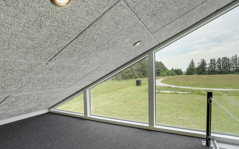 Minna - 975M from the Sea: Meubilair, Interieur Ontwerp, Flooring, Hout, Verdieping, Plafond, Houten Vloer, Stoel, Tafel, Verlichting