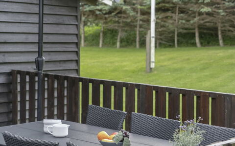 Sampsa - 600M from the Sea: Hout, Meubilair, Buitenmeubels, Buitentafel, Stoel, Beits, Hardwood, Dek, Patio, Tuin