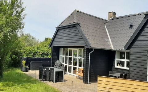Alfuin - 500M from the Sea: Meubilair, Interieur Ontwerp, Flooring, Hout, Verdieping, Plafond, Houten Vloer, Stoel, Tafel, Verlichting