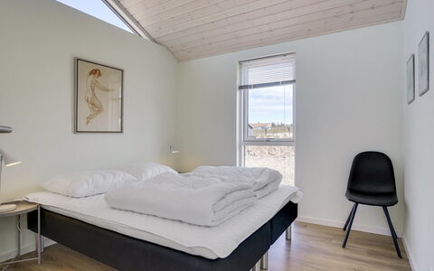 Luci - 500M from the Sea: Huis, Huis, Deur, Dak, Verblijf, Landgoed, Tuin, Schaduw, Siding, Werf