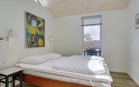 Luci - 500M from the Sea: Huis, Huis, Deur, Dak, Verblijf, Landgoed, Tuin, Schaduw, Siding, Werf