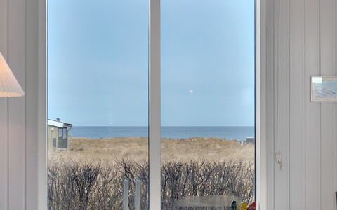 Jace - 75M from the Sea: Meubilair, Interieur Ontwerp, Flooring, Hout, Verdieping, Plafond, Houten Vloer, Stoel, Tafel, Verlichting