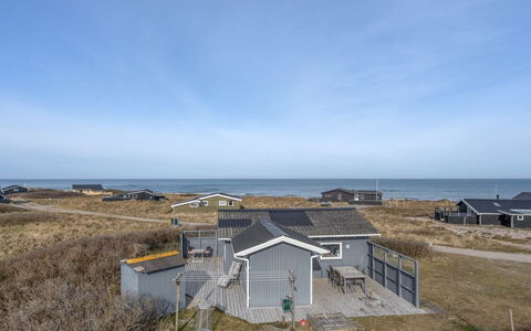 Jace - 75M from the Sea: Meubilair, Interieur Ontwerp, Flooring, Hout, Verdieping, Plafond, Houten Vloer, Stoel, Tafel, Verlichting