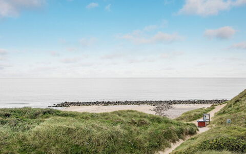 Hillegonde - 84M from the Sea: Meubilair, Interieur Ontwerp, Flooring, Hout, Verdieping, Plafond, Houten Vloer, Stoel, Tafel, Verlichting