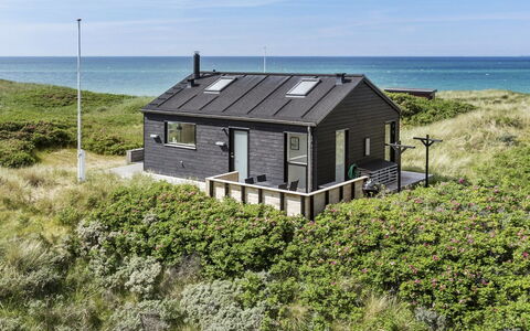 Aaltje - 65M from the Sea: Huis, Huis, Deur, Dak, Verblijf, Landgoed, Tuin, Schaduw, Siding, Werf