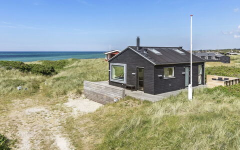 Aaltje - 65M from the Sea: Huis, Huis, Deur, Dak, Verblijf, Landgoed, Tuin, Schaduw, Siding, Werf