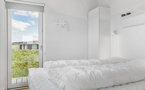 Aaltje - 65M from the Sea: Huis, Huis, Deur, Dak, Verblijf, Landgoed, Tuin, Schaduw, Siding, Werf