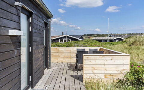 Aaltje - 65M from the Sea: Huis, Huis, Deur, Dak, Verblijf, Landgoed, Tuin, Schaduw, Siding, Werf