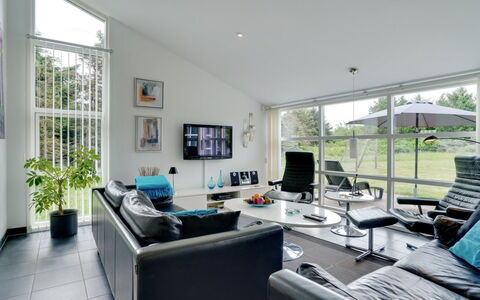 Aiyana - 530M from the Sea: Interieur Ontwerp, Bankstel, Plafond, Meubilair, Woonkamer, Huis, Flooring, Kamer, Verdieping