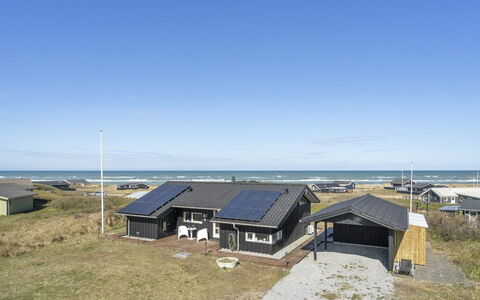 Konsta - 200M from the Sea: Zwembad, Buitenmeubels, Meubilair, Toevlucht, Flagstone, Eco Hotel, Schaduw, Stoel, Vrije Tijd, Landgoed