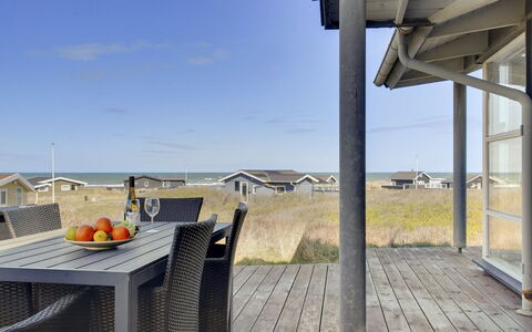 Konsta - 200M from the Sea: Zwembad, Buitenmeubels, Meubilair, Toevlucht, Flagstone, Eco Hotel, Schaduw, Stoel, Vrije Tijd, Landgoed