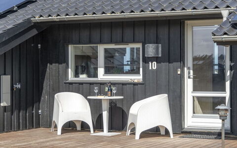 Konsta - 200M from the Sea: Zwembad, Buitenmeubels, Meubilair, Toevlucht, Flagstone, Eco Hotel, Schaduw, Stoel, Vrije Tijd, Landgoed