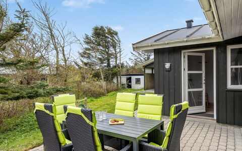 Hauke - 478M from the Sea: Huis, Tuin, Stoel, Verblijf, Veranda, Schaduw, Buitenmeubels, Werf, Siding, Gazon