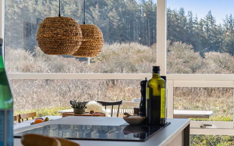 Amalie - 650M from the Sea: Meubilair, Interieur Ontwerp, Flooring, Hout, Verdieping, Plafond, Houten Vloer, Stoel, Tafel, Verlichting