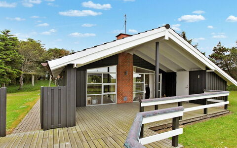 Andersen - 827M from the Sea: Meubilair, Interieur Ontwerp, Flooring, Hout, Verdieping, Plafond, Houten Vloer, Stoel, Tafel, Verlichting