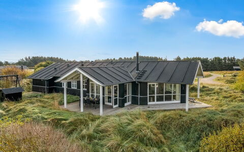 Eskil - 656M from the Sea: Meubilair, Interieur Ontwerp, Flooring, Hout, Verdieping, Plafond, Houten Vloer, Stoel, Tafel, Verlichting