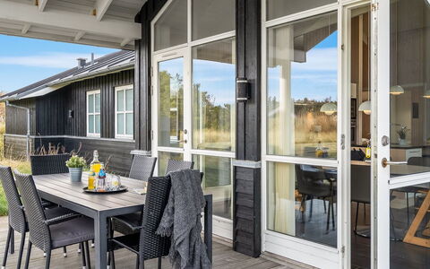 Eskil - 656M from the Sea: Meubilair, Interieur Ontwerp, Flooring, Hout, Verdieping, Plafond, Houten Vloer, Stoel, Tafel, Verlichting