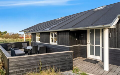 Eskil - 656M from the Sea: Meubilair, Interieur Ontwerp, Flooring, Hout, Verdieping, Plafond, Houten Vloer, Stoel, Tafel, Verlichting
