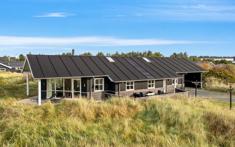 Eskil - 656M from the Sea: Meubilair, Interieur Ontwerp, Flooring, Hout, Verdieping, Plafond, Houten Vloer, Stoel, Tafel, Verlichting