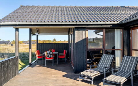 Finna - 1Km from the Sea: Meubilair, Interieur Ontwerp, Flooring, Hout, Verdieping, Plafond, Houten Vloer, Stoel, Tafel, Verlichting