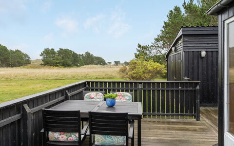 Øgrim - 204M from the Sea: Meubilair, Interieur Ontwerp, Stoel, Flooring, Tafel, Toevlucht, Verdieping, Plafond, Kamer, Eco Hotel