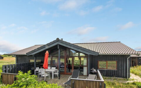 Emma - 976M from the Sea: Dak, Huis, Huis, Verblijf, Architectuur, Land Lot, Landelijk Gebied, Siding, Veranda, Helling