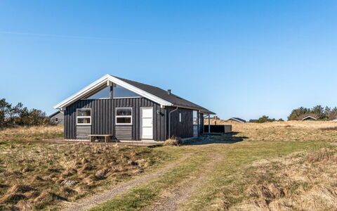 Sirkka - 902M from the Sea: Flooring, Slaapkamer, Bedding, Bed, Bed Frame, Linens, Laken, Hardwood, Matras, Houten Vloer