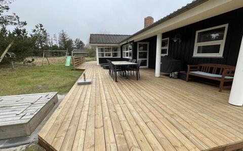 Carlina - 1.3Km from the Sea: Architectuur, Dak, Huis, Samengesteld Materiaal, Daylighting, Siding, Oprit