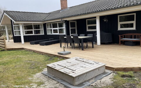 Carlina - 1.3Km from the Sea: Architectuur, Dak, Huis, Samengesteld Materiaal, Daylighting, Siding, Oprit