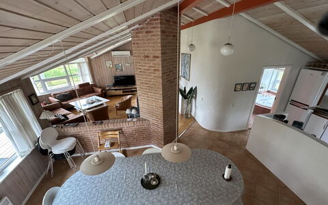 Carlina - 1.3Km from the Sea: Architectuur, Dak, Huis, Samengesteld Materiaal, Daylighting, Siding, Oprit