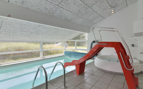 Ilmo - 950M from the Sea: Plafond, Daylighting, Zwembad, Chute, Zolder
