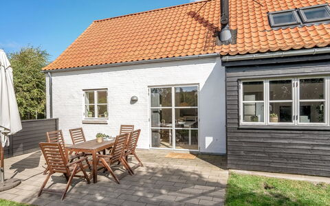 Marijanne - 500M from the Sea: Hout, Dak, Architectuur, Huis, Huis, Verblijf, Siding, Hardwood, Helling, Landgoed