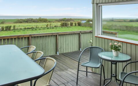 Lilibeth - 300M from the Sea: Zwembad, Buitenmeubels, Meubilair, Toevlucht, Flagstone, Eco Hotel, Schaduw, Stoel, Vrije Tijd, Landgoed