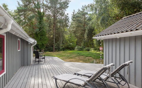 Snari - 400M from the Sea: Zwembad, Buitenmeubels, Meubilair, Toevlucht, Flagstone, Eco Hotel, Schaduw, Stoel, Vrije Tijd, Landgoed