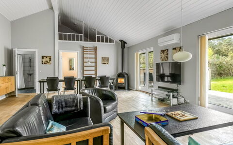 Ellie - 300M from the Sea: Dak, Huis, Huis, Verblijf, Siding, Landgoed, Oprit, Garden Gebouwen, Werf, Schuur