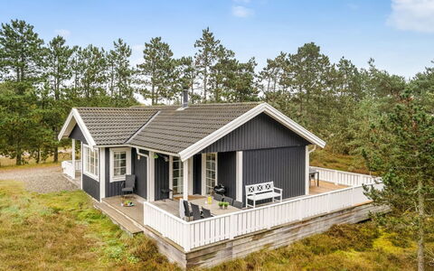 Syrine - 300M from the Sea: Dak, Huis, Huis, Verblijf, Siding, Landgoed, Oprit, Garden Gebouwen, Werf, Schuur