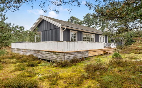 Syrine - 300M from the Sea: Dak, Huis, Huis, Verblijf, Siding, Landgoed, Oprit, Garden Gebouwen, Werf, Schuur