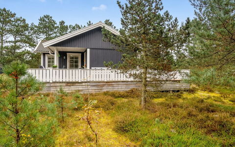 Syrine - 300M from the Sea: Dak, Huis, Huis, Verblijf, Siding, Landgoed, Oprit, Garden Gebouwen, Werf, Schuur