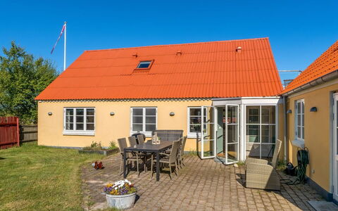 Tara - 300M from the Sea: Thatching, Verblijf, Huis, Dak, Huis, Boerderij, Hut, Landgoed, Dorp