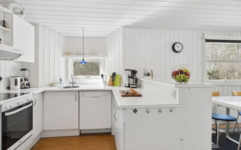 Nicklas - 2Km from the Sea: Zwembad, Buitenmeubels, Meubilair, Toevlucht, Flagstone, Eco Hotel, Schaduw, Stoel, Vrije Tijd, Landgoed