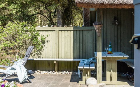 Gravers - 300M from the Sea: Zwembad, Buitenmeubels, Meubilair, Toevlucht, Flagstone, Eco Hotel, Schaduw, Stoel, Vrije Tijd, Landgoed
