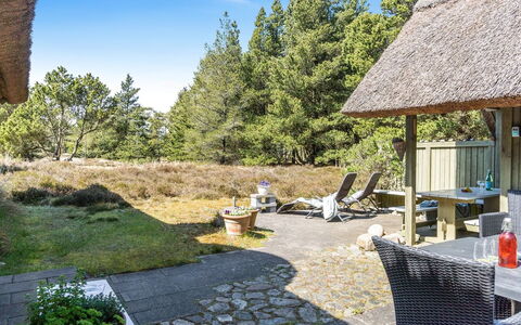 Gravers - 300M from the Sea: Zwembad, Buitenmeubels, Meubilair, Toevlucht, Flagstone, Eco Hotel, Schaduw, Stoel, Vrije Tijd, Landgoed