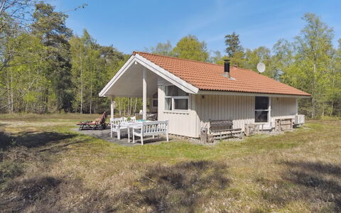Sörine - 2Km from the Sea: Hout, Huis, Veranda, Dek, Hardwood, Dak, Beits, Houten Vloer, Eco Hotel
