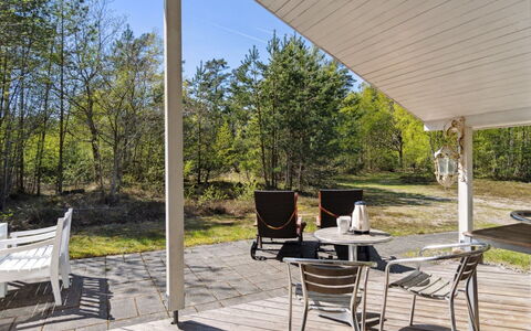 Sörine - 2Km from the Sea: Hout, Huis, Veranda, Dek, Hardwood, Dak, Beits, Houten Vloer, Eco Hotel