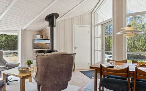Sörine - 2Km from the Sea: Hout, Huis, Veranda, Dek, Hardwood, Dak, Beits, Houten Vloer, Eco Hotel