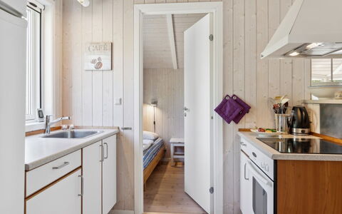 Sörine - 2Km from the Sea: Hout, Huis, Veranda, Dek, Hardwood, Dak, Beits, Houten Vloer, Eco Hotel