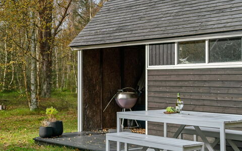 Henni - 2.5Km from the Sea: Zwembad, Buitenmeubels, Meubilair, Toevlucht, Flagstone, Eco Hotel, Schaduw, Stoel, Vrije Tijd, Landgoed
