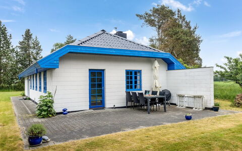 Ema - 5Km from the Sea: Hout, Huis, Veranda, Dek, Hardwood, Dak, Beits, Houten Vloer, Eco Hotel